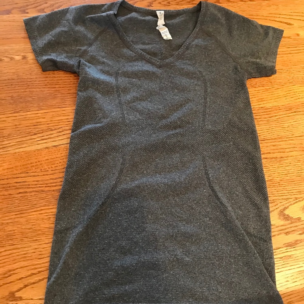 Lululemon spandex t-shirt